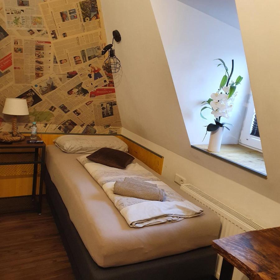 Victory Guesthouse - Handwerker Pension Bielefeld Kültér fotó