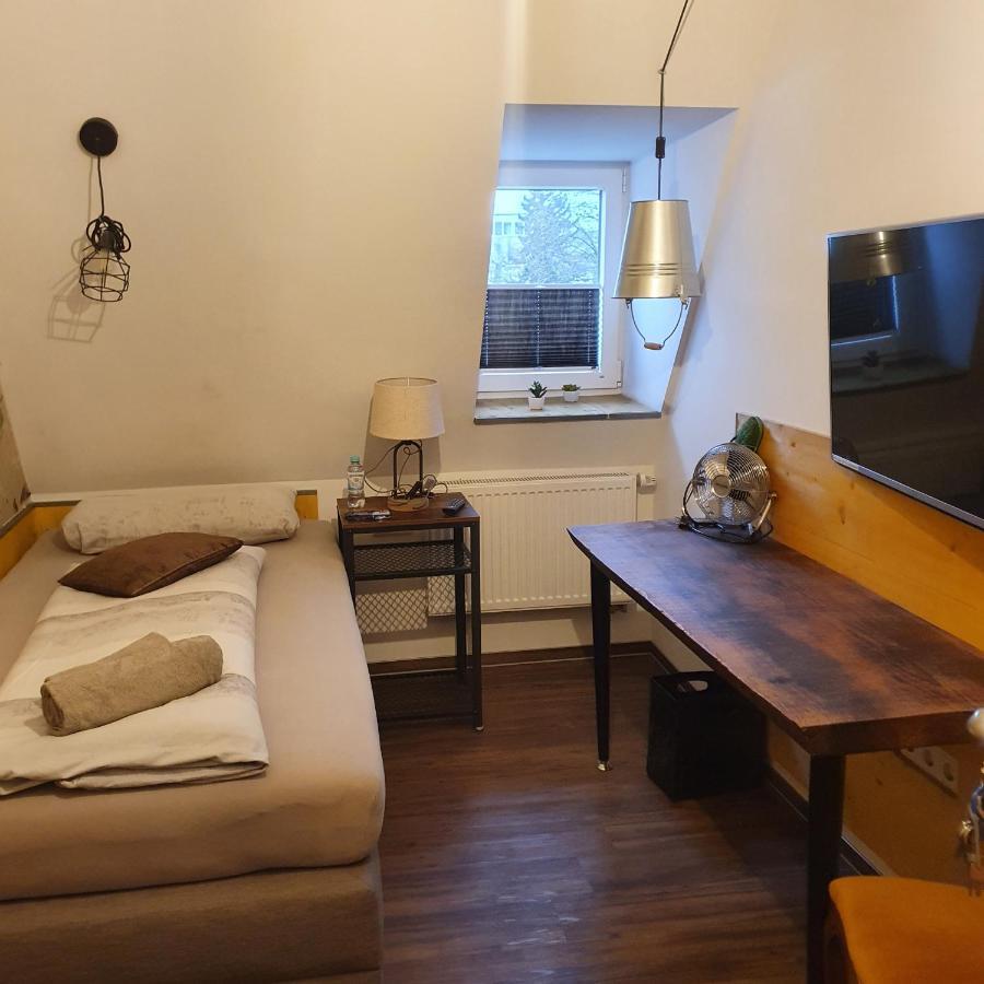Victory Guesthouse - Handwerker Pension Bielefeld Kültér fotó
