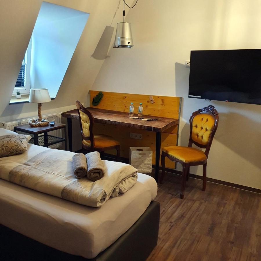 Victory Guesthouse - Handwerker Pension Bielefeld Kültér fotó