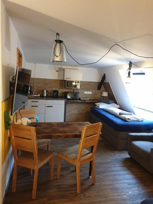 Victory Guesthouse - Handwerker Pension Bielefeld Kültér fotó