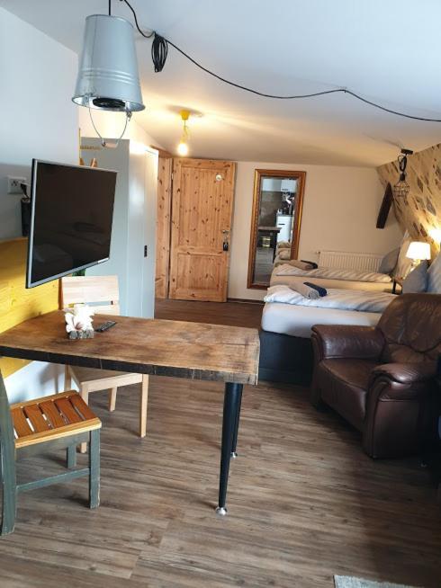 Victory Guesthouse - Handwerker Pension Bielefeld Kültér fotó