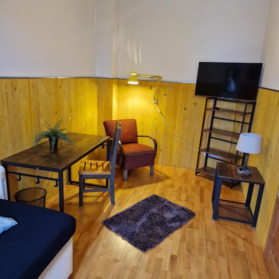 Victory Guesthouse - Handwerker Pension Bielefeld Kültér fotó